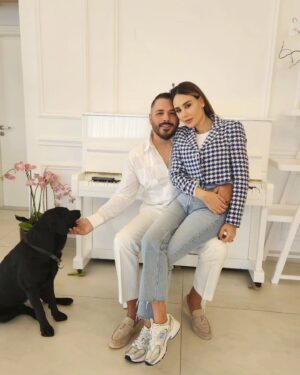 Ramy Ayash Instagram - Dalida giving a melody to my life 🤍
@dalidaayach

#ramyayach #رامي_عياش