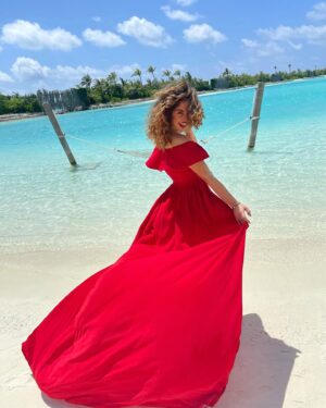 Ranna Raees Instagram - I just want a new adventure everyday and never be afraid to fail or fall…it’s my confidence to walk out and get my free spirit🕊 

Thank you @maldives_360 for this remarkable trip🌹