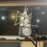 Raquel Bigorra Instagram - Seguimos disfrutando cada segundo de esta última etapa de mi nuevo álbum. Traemos 15 canciones. Aquí estamos en el estudio del maestro Aneiro Taño. Llevaba años soñando con este momento de poder trabajar con Aneiro ¡ Solo Dios sabe cuánto ! No habíamos podido agarrarlo jajjaja ( Siempre está a full ) Lleva un par de meses trabajando en los toques finales 😇 Hoy estamos grabando algunas voces que me faltaban de la canción con @franciscopanchocespedes Escuchar a Pancho en vivo, es una maravilla, en el estudio también. 😍Aquí andamos trabajando en “ Año Bisiesto “ ( curita ) muero por soltarla yaaaa…. Un cachito en las stories ¿ Va ?