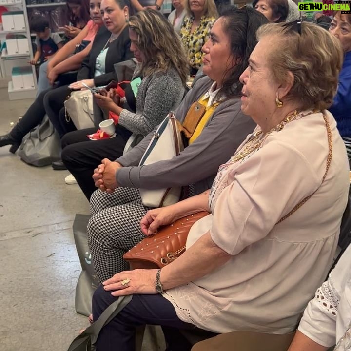 Raquel Bigorra Instagram - Día espectacular compartiendo con mis Reinas de @ideenstoresofficial Gran experiencia en Vallejo. La tienda tiene de todo con la mejor calidad y los mejores precios. Por supuesto, mi chiquitica se dio vuelo, vean nada más cómo iba su carrito. Jejeje Felicidades a Toni y a toda la familia de @ideenstoresofficial por este gran paso, por brindarle a la gente la posibilidad de emprender y salir adelante. Y a las que nos gusta tener la casa bonita, poder embellecer cada rincón con sus productos #ideënplus ¿ Ya conoces la tienda ?