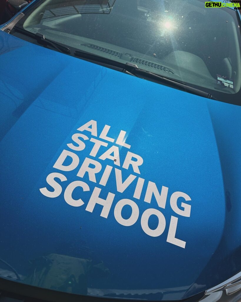 Raquel Bigorra Instagram - Hoy andamos, desde muy tempra, en Toluca. Llamado padrísimo donde me van a poner al volante. ¡ Vamos a divertirnos y a gozarrrrr ! Feliz 1o de Mayo. #alldrivingschool