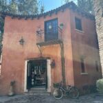 Raquel Bigorra Instagram - Sin duda mi foto favorita es la última 😍 Amando cada segundo de este fin de semana en #valquirico Llegamos a trabajar en nuevo proyecto. Es que las escapadas revolucionan la mente y Estar rodeados de amor, es la mejor forma de inspiración. Que tengan linda semana y vámonos con todo que ya es marzooooooo🌸