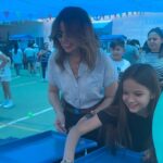 Raquel Bigorra Instagram - Que bello día para compartirlo juntas. Te amo tanto mi @rafaellagavira No hay duda de que eres tú mi regalito sagrado. La que honra a mis ancestros y mucho más. Gracias mi chiquitica por elegirme como tu mamá. ¡ Feliz días de las madres a todas ! Espero sigan festejando 👠 Hoy he estado muy muy consentida y se siente tan bonito. Gracias mi amorcito y Rafi. Vámonos a las stories a ponernos al día 🌺
