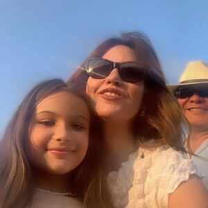 Raquel Bigorra Instagram - Nos vamos a quedar a vivir en ValQuiricooooooo. Está demasiado bonito. ¿ No creen ? Bonito, delicioso, todas las personas con la que hemos tratado son muuuy lindas. Ay, que belleza 😍😍😍 Tienen que venir 
@hotelcanaria @triana.vq @crepasypecados.vq @chohuetlan @perro.cojonudo @modartemexico