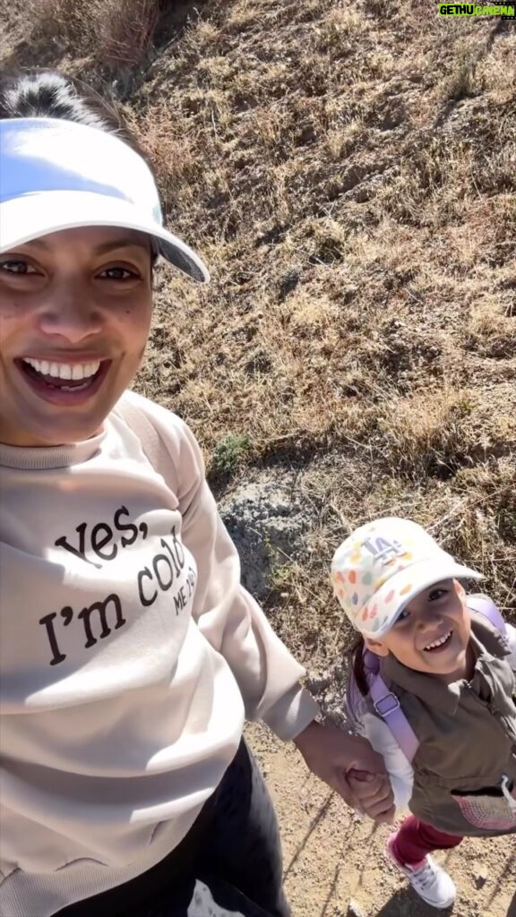 Raquel Pomplun Instagram - Family, BFF, wind and hike 💕 The best Natural Therapy 🙌🏽 What’s the longest hike you’ve done? This was a 2 mile hike round trip, ergo carrying baby girl half way 😂 @lissette.garciaa @aletspomplun #hike #nature #earth #walking #workout #naturalworkout #bff #familia #family #daughter #hubby #drone #vlog #reels #viral #raquelpomplun #pomplunation #trail #trails #winter #winterhike