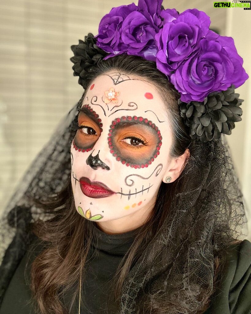 Raquel Pomplun Instagram - “The ancient indigenous people of Mexico have practiced rituals celebrating the lives of past ancestors for around 3,000 years. The celebration that is now known as Day of the Dead originally landed on the ninth month of the Aztec calendar and was observed for the entire month. In the 20th century, the month long festivities were condensed to three days called The Days of the Dead: Halloween on October 31, Day of the Innocents on November 1, and Day of the Dead on November 2.” Today we remember those who have left this physical world so they live eternally within us 💕 Feliz Día de los Muertos 💀 #dayofthedead #diadelosmuertos #Catrina #RaquelPomplun #Mexicana #Americana #Pomplunation