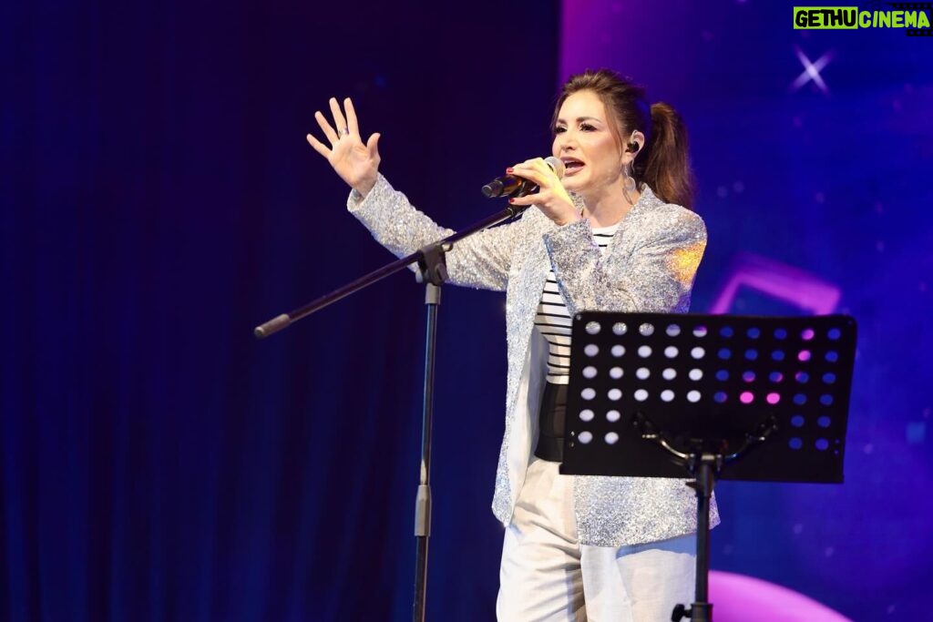 Rasha Rizk Instagram - لقطات من حفل الرائعة @rasha_rizk ضمن فعاليات مهرجان الشارقة القرائي للطفل.. Clicks from @rasha_rizk concert at the @sharjahbookauthority #rasharizk | #sharjahchildrensreadingfestival | #spacetoon