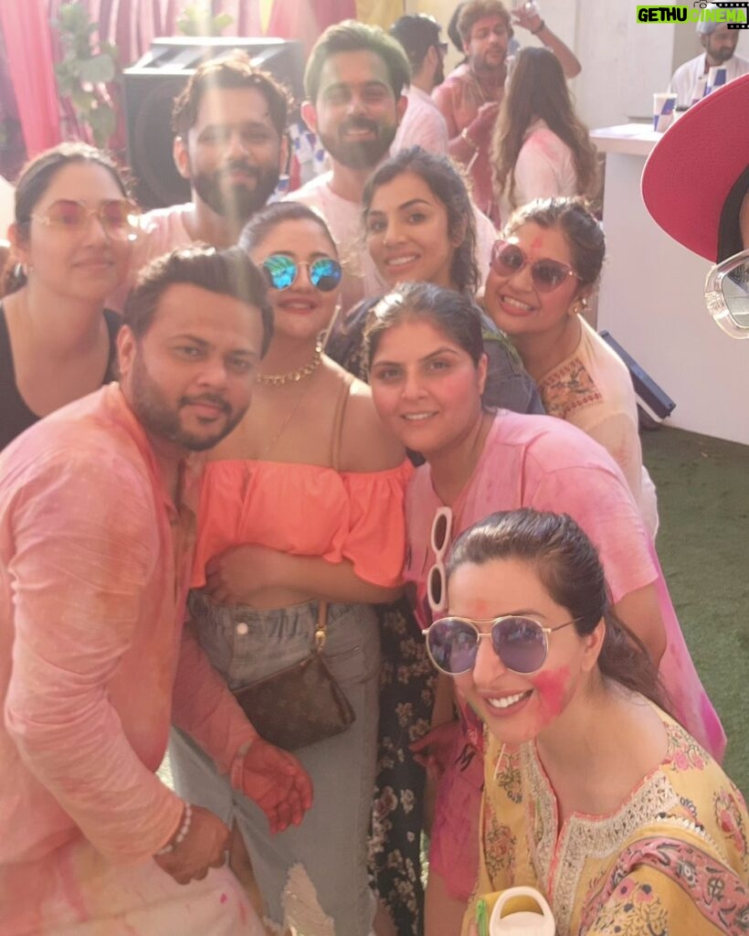 Rashami Desai Instagram - I normally don't like to put my personal moment but this was fab. I just couldn't stop my self uploading my best memories with my best ppl . . #rashamidesai #rashamians #holi2024 #love #whatelseispossible #immagical✨🧞‍♀️🦄