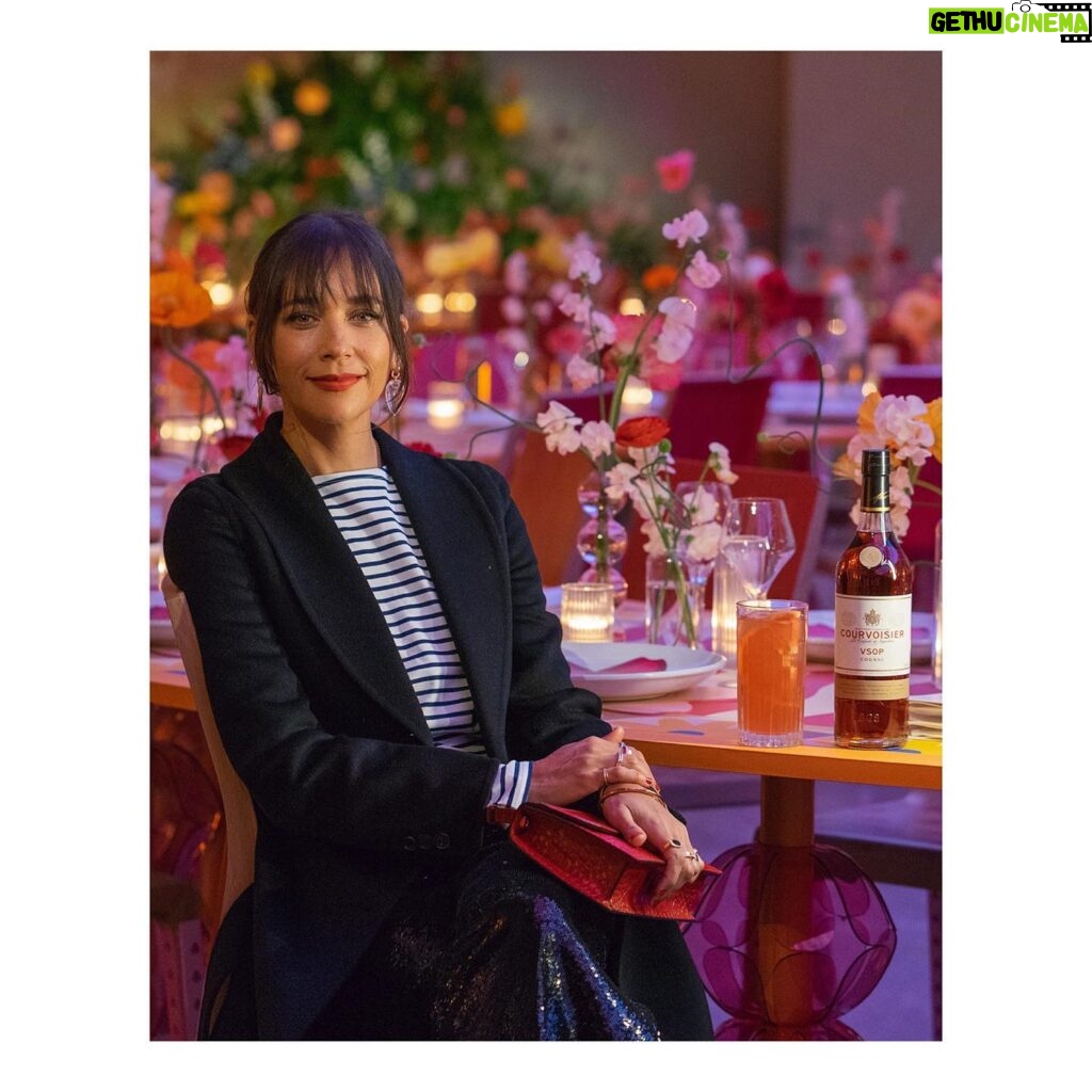 Rashida Jones Instagram - We have the opportunity to create joy anytime we come together. Happy to do that in celebration with @courvoisierusa. #courvoisier #ad