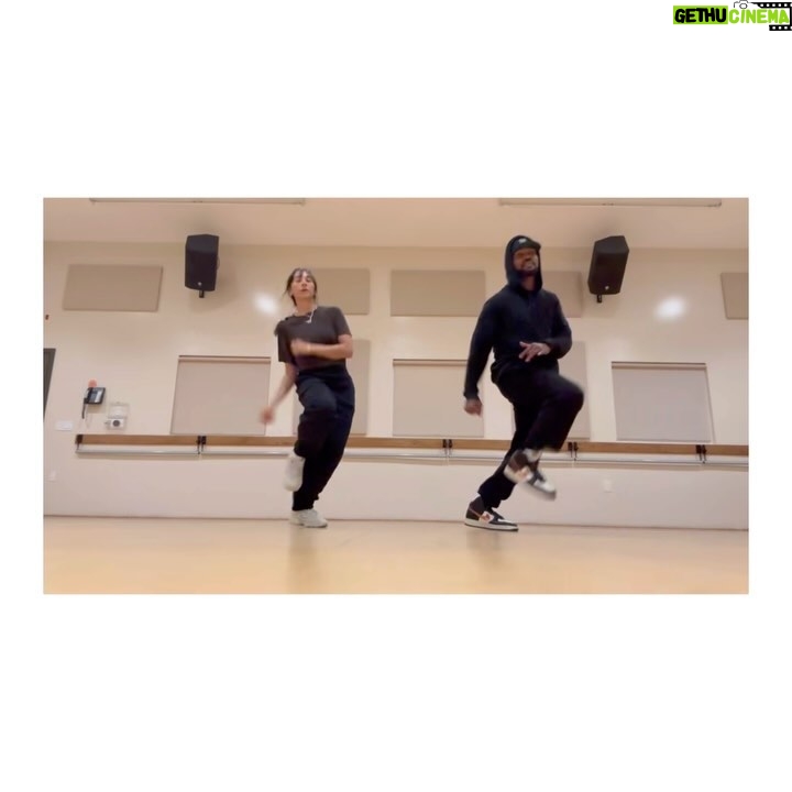 Rashida Jones Instagram - new year, new dance