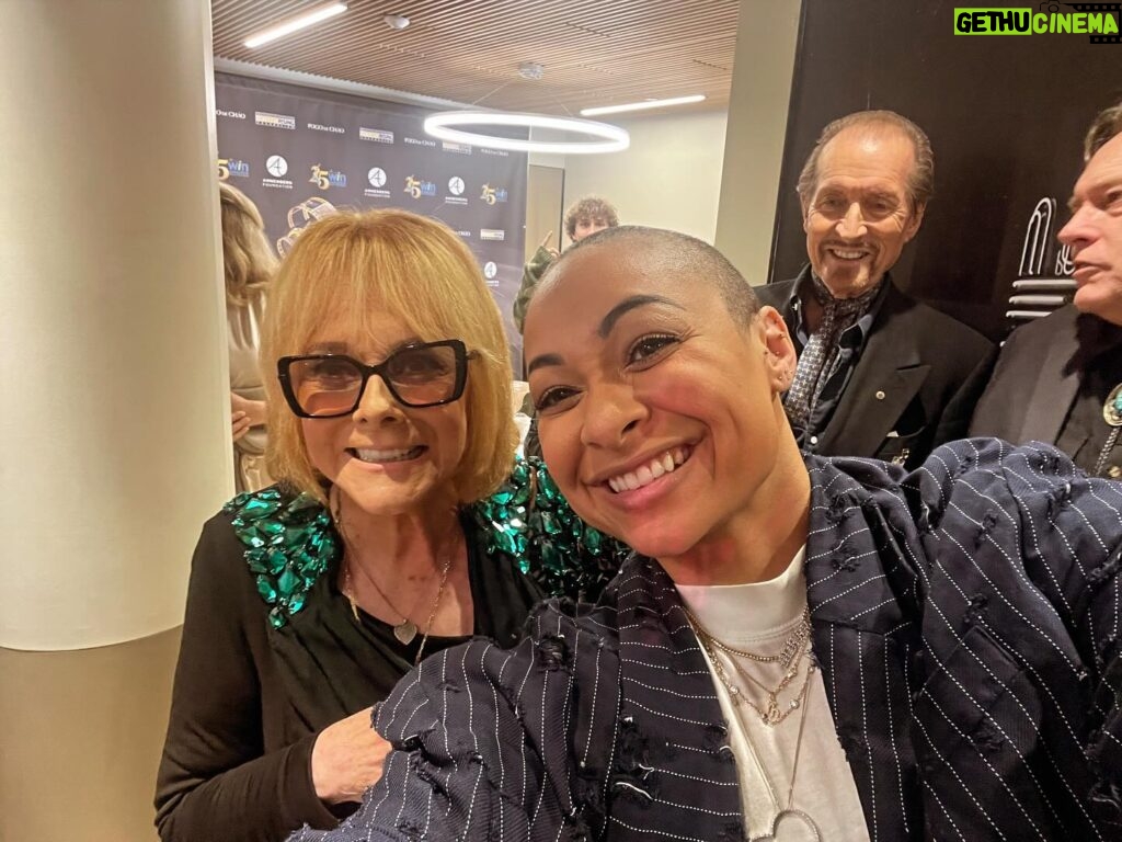 Raven-Symoné Instagram - Last night was a great night to celebrate legendary women. @acnestudios from head to toe. Meeting amazing women and being in the presence of legends. I was honored. @carolinerhea4real hosted but didn’t send me our picture! Xx love you! Hehe