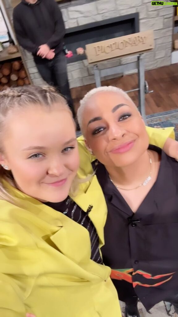 Raven-Symoné Instagram - We’ve got @itsjojosiwa and @ravensymone in the house! ✏ Don’t miss NEW episodes of #Pictionary every weekday! PictionaryOnTV.com for local listings 📺