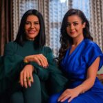 Rawaa El Saady Instagram - روعة السعدي ونظلي الرواس من كواليس مسلسل الصديقات Starring @nazli_rawas and @rawaaalsaadii on Friends series . . . . Directed by : @mohamad_z_ragab Written by : @jawdat_albik & ahmad alsayed Hair 💇‍♀️ : @anas_albushe & @shplejonuor Dop : @Sameerarabi Makeup by 👩‍🎤💅 : @javadk1356 Photography : @badrmurads Production : @kabandmedia مدير تنفيذي : @ayham_kaband منتج منفذ : @firas77j . . . . . . . #drama_2024 #drama #cinema #2023 #2024 #summer #ramadan #ramadan2024 #onset #dubai #show #fashion #tv #actor #nazli_rawas #nazli #abudhabi #rawaa_saadi#fyp #reels #mystyle #mydubai #fun #نظلي_رواس #روعة_السعدي #الصديقات #القطط #رمضان #رمضان٢٠٢٤