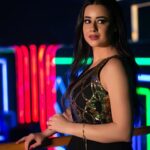 Rawaa El Saady Instagram - النجمة روعة السعدي من كواليس مسلسل الصديقات Starring Rawaa AlSaadi on Friends series . . . . Directed by : @mohamad_z_ragab Written by : @jawdat_albik & ahmad alsayed Fashion Designer 👗🪡 : @dima_fayad81 Hair 💇‍♀️ :@shplejonuor Dop : Samir Aarabi Makeup by 👩‍🎤💅 : @javadk1356 Photography : @badrmurads Production : @kabandmedia مدير تنفيذي : @ayham_kaband منتج منفذ : فراس الجاجة . . . . . . . #drama #2023 #2024 #summer #ramadan #ramadan2024 #dubai #syria #work #show #fashion #tv #actor #rawaa_saadi #saadi #abudhabi #fyp #reels #mystyle #mydubai #fun #الصديقات #القطط #روعة_السعدي #رمضان #رمضان ٢٠٢٤