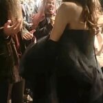 Rawan Mahdi Instagram - من سبع سنين حلمت حلم تحقق بهاليوم .. أرى نفسي عاجزة عن التعبير الآن لكن كل ما أستطيع قوله أنه من النادر أن تتجانس العمليات الإنتاجية مع روح الحالة الدرامية وملحقاتها فمباركةٌ لنا هذه الخطوة آملين أن تفتح لنا جيل جديد من القصص المختلفة والمنفردة والمؤثرة بمعايير إنتاجية حريصة وعالية.. الأشخاص الذين أود شكرهم كثيرون ويعرفون أنفسهم شكراً لكم فرداً فرداً على إيمانكم واهتمامكم بي ❤️ Thank you for giving us a valuable story to work on @iamnadiaahmad @annesobel ❤️ Thank you my family in @netflixmena @themaryamfiles and @beyondreams_co ❤️ Thank you for our guests of honor for supporting our series ❤️ Big thank you to the best Glam Squad🖤 Styled by @amplifiedeyecandy.co Dress by @bazzaalzouman Make up by @_abouttoexplode Hair by @id_beautyrefinery Jewelry by @zoughaibandco.kuwait