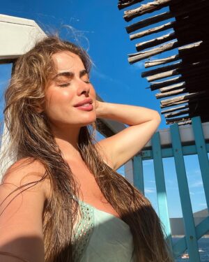 Rayanne Morais Instagram - First selfie of the year after wonderful days 📷🌊🐠

#paradise #peace #love ##santorini @casagregarj