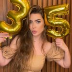 Rayanne Morais Instagram - 3.5 Uauuuuu… 😃 Que delícia de novo ciclo de vida!!! Vejo o cuidado de Deus comigo em cada detalhe até aqui e sei que Ele fará infinitamente mais do que penso ou imagino!!! Pois Ele é fiel para cumprir a sua palavra e suas promessas. Vivo a vida com gratidão, amor e com muita fé em Deus. Obrigada 34 por tudo vivido e por toda experiência adquirida 🙏🏻 Que venha o novo já com muitas mudanças 🥰 Obrigada a todos pelas mensagens de amor e carinho 🙏🏻 Eu recebo todas palavras de bençãos 🙌🏻 Que Deus retribua em dobro tudo à vocês 😘 Venhaaaaaa 35!!! Te recebo com muito amor
