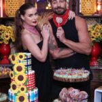 Rayanne Morais Instagram - Um pouquinho de ontem da nossa festa junina 🔥 Pelos olhos do @robertofilho_profissional 🤍 E já teve noivinha ontem 🥰 Noivos caipiras🫶🏻 SIM!!! Sim na festa junina, no nosso casamento e para todo sempre!!! Sempre te amarei!!! @victorpecoraro A vida é feita no presente!!! Viva a vida com amor e aproveita o presente de todos os dias que Deus nos dá!!! Foto @robertofilho_profissional @agenciabrazilnews