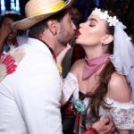 Rayanne Morais Instagram - Um pouquinho de ontem da nossa festa junina 🔥 Pelos olhos do @robertofilho_profissional 🤍 E já teve noivinha ontem 🥰 Noivos caipiras🫶🏻 SIM!!! Sim na festa junina, no nosso casamento e para todo sempre!!! Sempre te amarei!!! @victorpecoraro A vida é feita no presente!!! Viva a vida com amor e aproveita o presente de todos os dias que Deus nos dá!!! Foto @robertofilho_profissional @agenciabrazilnews