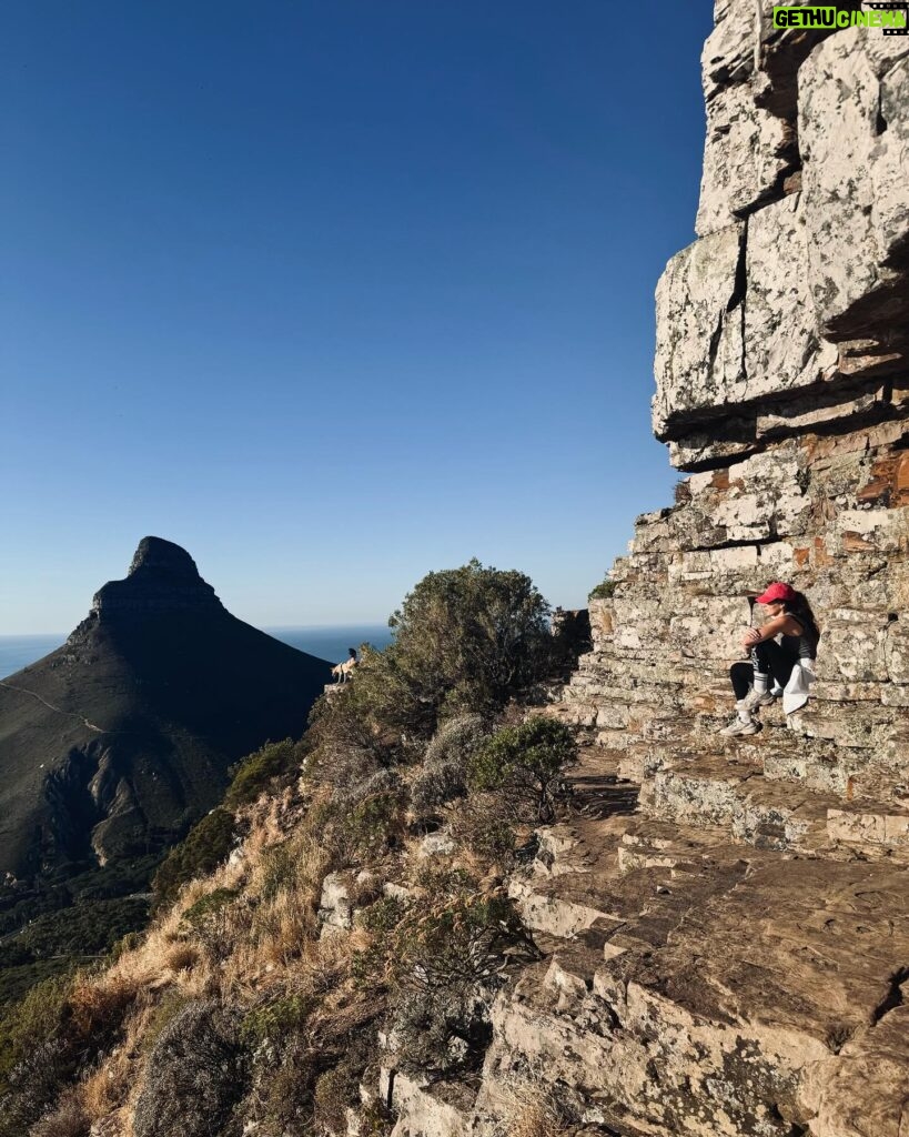 Razane Jammal Instagram - Taking a leap of faith 🫶🏻✌🏼 CT ‘24 Ps: I was absolutely terrified jumping out that plane. In fact, It was actually so traumatic that I cried for about three hours after. But I’m glad that I ended the year pushing myself to do something I was terrified of, because that’s the way I want to live this new year. My dad once taught me that courage isn’t the absence of fear; It is being able to push through despite the presence of fear. Wishing you all a new year filled with courage. May you be brave like lions, push yourself even harder and conquer all your fears one leap at a time. Love you #Lionheart ملاحظة: كنت مرعوبة من النطّة من الطيارة، حتّى إنّي بقيت عم ببكي شي ٣ ساعات من بعدها. بس أنا مبسوطة كتير إني قدرت شدّ على حالي وأعمل شي كتير بيخوّفني لأنه هيك بدي عيش هيدي السنة. بيّي مرّة قلّي إنه الشجاعة مش يعني إنه ما نخاف، يعني إنه نتحدى حالنا حتّى ولو خايفين. بتمنّالكن سنة جديدة كلّها شجاعة، تحدّو حالكن وواجهو مخاوفكن لتوصلو ليلّي بدكن ياه. بحبكن كتير