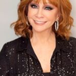 Reba McEntire Instagram - Merry Christmas and happy holidays from my heart to yours! ❤️🎄