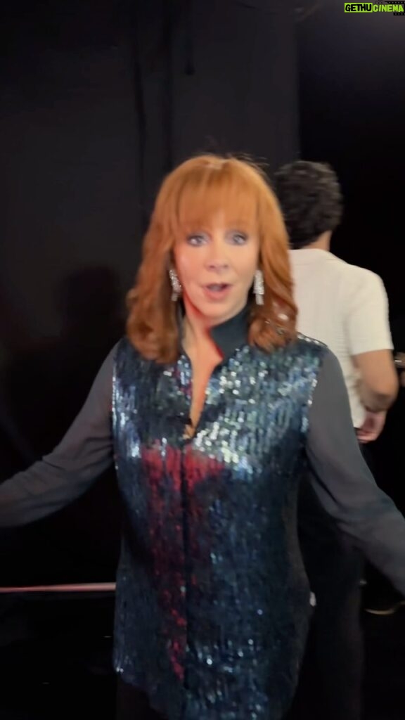 Reba McEntire Instagram - Walking into the last week of blinds excited and ready for #TeamReba to take this all the way!!! 🌟