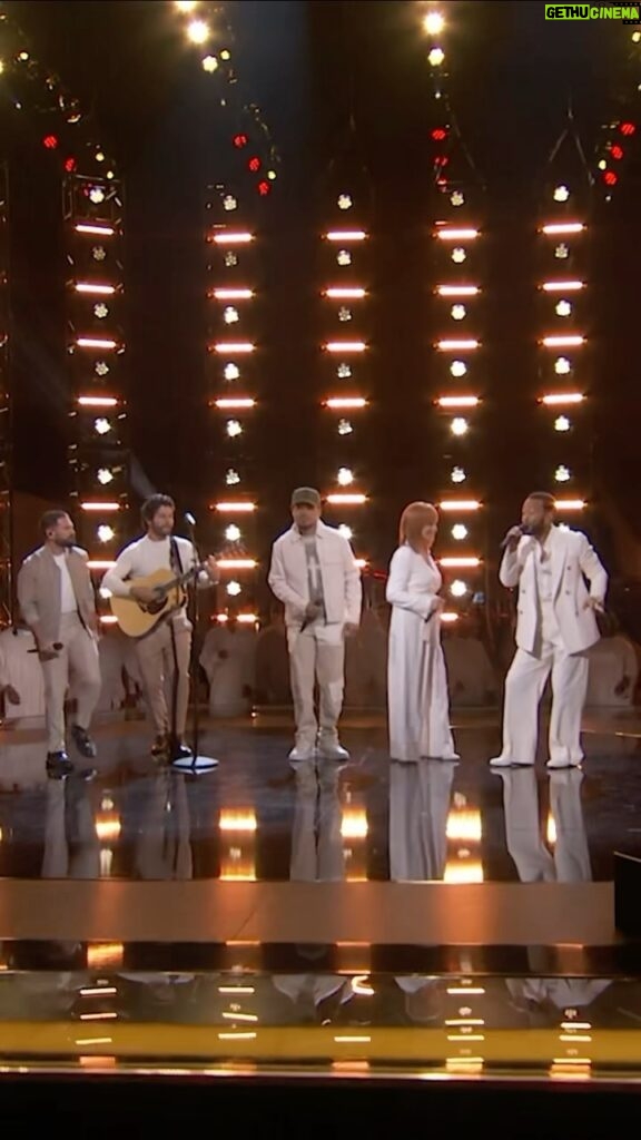 Reba McEntire Instagram - The world is a BETTER PLACE when @reba, @johnlegend, @danandshay & @chancetherapper sing “Put A Little Love In Your Heart”!! 🫶 #TheVoice premieres MONDAY 2/26 on @NBC and streaming on @peacock.