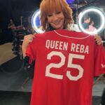 Reba McEntire Instagram - If the shirt fits, wear it 👑 Thanks for the gift @danandshay! #TheVoice