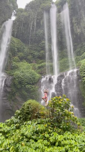 Rebecca Chen Instagram - A lil recap of my Bali trip 😺can’t wait to be back to explore more 😼

#bali #adventure #reels #trending #wanderlust