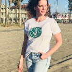 Rebecca Mader Instagram - Hey #mypretties please join me in helping @lollipoptheater bring some magic to kids in hospitals! Link in my Bio🌟 #staywicked 💚 📷: @lensinpursuit #onceuponatime #zelena