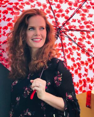 Rebecca Mader Instagram - I’ve partnered with @fabfitfun and I couldn’t be more excited! #fabfitfunpartner Use the Code “REBECCA” to get $10 off your first box!! It’s a subscription box that comes 4 times a year! That’s like having 4 Birthdays or 4 Christmases!! This is a wicked company that supports female-founded companies. This Fall Box out now supports Christina Applegate’s non profit ‘Right Action For Women’ which provides financial assistance for women who are at an increased risk for breast cancer. Treat yourself and tag a friend you think would love this too!💚 #fabfitfun #fabfitfunpartner @fabfitfun