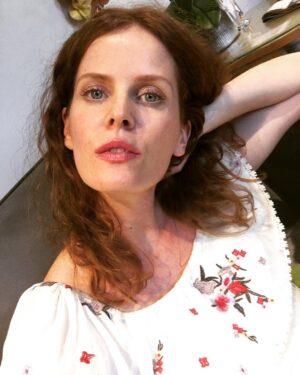 Rebecca Mader Instagram - It’s FRIYAAAAAY! Who’s ready for the weekend?💚🎊