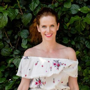 Rebecca Mader Instagram - Happy Monday!💚 📸 @lensinpursuit