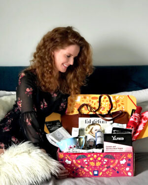 Rebecca Mader Instagram - I’ve partnered with @fabfitfun and I couldn’t be more excited! #fabfitfunpartner Use the Code “REBECCA” to get $10 off your first box!! It’s a subscription box that comes 4 times a year! That’s like having 4 Birthdays or 4 Christmases!! This is a wicked company that supports female-founded companies. This Fall Box out now supports Christina Applegate’s non profit ‘Right Action For Women’ which provides financial assistance for women who are at an increased risk for breast cancer. Treat yourself and tag a friend you think would love this too!💚 #fabfitfun #fabfitfunpartner @fabfitfun