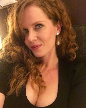 Rebecca Mader Instagram - Sunday Funday! I'm loving being in Atlanta this weekend! Thank you for my wicked earrings! ✨💚#nofilter @lapponiajewelry #lapponiajewelry #lapponiausa @walkrstalkrcon #wscatlanta