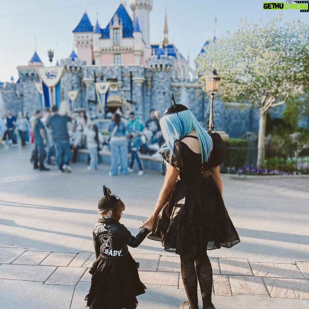 Rebecca Victoria Hardy Instagram - What it feels like vs reality 🖤🦇🕸️🏰 tysm @gothbratzai #gothicbaby #goth #disney #batsday #motherdaughter