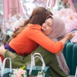 Reen Rahim Instagram - Hebat nya doa seorang ibu tu… Ape yg reen ada sekarang bukan sbb reen pandai or hebat, Allah angkat doa die,Allah tunjuk kan jalan,Allah sampai kan ilmu n circle yg luar biasa alhamdulillah… 📌Wahai diri sendiri dan semua anak2 lagi2 anak lelaki…’ JAGA KEBAJIKAN DAN HATI KEDUA IBU BAPA MU,MAKA ALLAH SWT AKAN JAGA SELURUH KEHIDUPAN MU’ Mom..u relakx je,biar i keje k❤️ keje u doa kan i n masak sesedap utk i🤭 Meet & Great Reen Rahim Hygiene wash Lover X El&n Cafe Malaysia! Big thanks to Vanue& Food Special thanks to #elanlondon #elanlondonMalaysia @elan_cafe @EL&N LondonMalaysia . Photo & Videographer @thelov.co . Deco Backdrop @colorsby_luven . Voucher Salon @lecic_glam . Voucher Hotel @wolokualalumpur . Lipmate @glamerizwedding . Fres Drink Water @sakuragawa.my @reenrahim @real_feedback_of_customers @reenrahimhygienewashhq #reenrahimhygienewash #reenrahim #hygienewashformen #femininewash #pencuciwanita #pencucilelaki #femininehygiene #femininecare #mencare