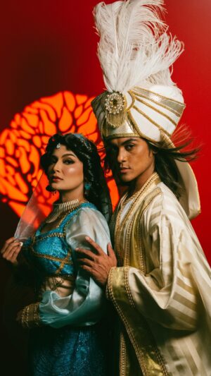 Reen Rahim Instagram - AFTER 8 hours of shoot & 3 days of editing by @lensasyamim 
Here you go the most awaited #asokachallenge 🙌🏼
Watch till the end ✨
Where Aladdin meet his Jasmine 🤍
.
.
Thank you everyone who involved in this ! @feakrieboyferdause the reason of this meeting 
Makeup by @khaibaha 
Costume by @cocoscreationscostumesrent_kl 
Studio by @lawacreative 
Video and edited by @lensasyamim & asst by @zatyarifin 
Bts vid by @cahayaillusi_ 
Ideas and storyline by @agy.officiall 
Special featured by ….. ?