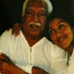 Regina Casé Instagram - Hoje, Dorival Caymmi faria 110 anos. Sempre fui apaixonada por ele, desde pequenininha. Por ele e por suas músicas. Essa entrevista eu fiz no dia que ele fez 80 anos. Ele me deu a honra de ser sua convidada para fazer a matéria dos seus 90 anos lá num sítio, em Minas, onde ele estava vivendo. Então, eu tive a chance de celebrar junto com ele os 80 e os 90!! Muita sorte, né, que eu tenho nessa vida?? Que homem lindo. Mestre dos mestres!! ❤️ #ReginaCase #dorivalcaymmi #MusicaBrasileira