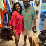 Regina Casé Instagram - Papai @xandedepilares mamãe @mikimbeth e a dinda aqui vão mostrar pra Estrela quando ela nascer,como foi linda essa primeira viagem dela pra Bahia ,ainda na barriga!!!❤️❤️❤️acham que ela tá curtindo Salvador?😅😍