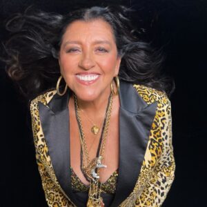Regina Casé Instagram - Tchau, 69! 
Foi gostoso pra caramba!
Foi uma delícia! 😂

Vem no movimento da #Case70