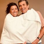Regina Casé Instagram - Dona Lurdes, O Filme ! Ai como a gente tá feliz com essa volta! @thiagomartins @jessicaellen @nandacosta @chay @cazarre @claragalinari … E olha quem se juntou à gente! @evandromesquita e @arletesallesoficial … E ainda tem muito mais surpresas incríveis! Quem já tá na fila do cinema????? 👀 #ReginaCase #DonaLurdes #CinemaBrasileiro