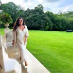 Regina Casé Instagram - Caminhando firme dos 69 para os 70! Dia 25 de fevereiro tá aí, hein gente! Quero beijo, abraço, parabéns, presentes… 😂❤️ #ReginaCase