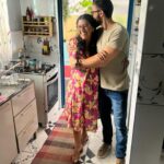 Regina Casé Instagram - ACABOU! Ontem terminamos um trabalho lindo! Que delícia e privilégio viver Dona Lurdes mais uma vez! Maravilhoso encontrar meus amores no set para contarmos mais histórias juntos ❤️ Não sei nem por onde começar a agradecer… Vou pelo caminho de agradecer a @manueladiasautora , ao diretor @crismarquesreis e TODA essa equipe apaixonante que trabalhou tanto e tão lindamente para fazer esse filme acontecer! Agradecer ao elenco (que eu estava morrendo de saudade) e aos meus novos e maravilhosos parceiros de cena! Teve dancinha e muito amor! Mal posso esperar para ver com vocês! Imagina só Dona Lurdes na telona??? 😍😍 Obrigada, mais uma vez, a todos! Dona Lurdes, o Filme, em breve nos cinemas! ❤️ #ReginaCase #AmorDeMae #DonaLurdesOFilme