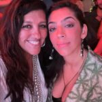 Regina Casé Instagram - Olha como a gente caprichou pra celebrar os 50tinha da nossa amiga querida @paulamesquitamarinho ! Que festão! Agora me diz, não é linda essa minha filha?? Sou coruja mesmo! ❤️ @beneditazerbini
