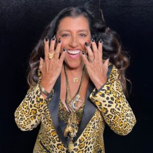 Regina Casé Instagram - Tchau, 69! Foi gostoso pra caramba! Foi uma delícia! 😂 Vem no movimento da #Case70