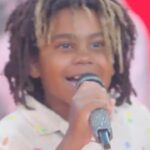 Regina Casé Instagram - Roque apresentando o Esquenta é o #tbt de hoje!! Olha como ele arrasou. Dá pra imaginar o que eu senti? A minha emoção… ❤️ Quem não assistiu, corre agora pra ver no Globoplay. Essa homenagem linda que o @domingao fez para mim no dia do meu aniversário, 25 de fevereiro. Vai lá e depois me conta o que vocês acharam? Esse momento foi todo dedicado pra quem tá com saudades do Esquenta como eu. Você tá? 👀 [via @tvglobo] #ReginaCase #Case70 #Esquenta #domingão #domingãocomhuck