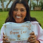 Regina Casé Instagram - ESTRELA!!!! ⭐️ Esse vai ser o nome da minha afilhada! Que festa linda! Que dia emocionante! Emoção genuína, as famílias vibrando, convidados sambando alegres… Que honra! Que alegria esse presente que @xandedepilares e @mikimbeth me deram! Estrela, a dinda já te ama muito! ❤️