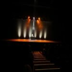 Regina Casé Instagram - Dá pra acreditar que essa mulher gigante depois de nos presentear com uma noite memorável no teatro,emoção no palco com o brilhantismo da nossa amada amiga @fernandamontenegrooficial e emoção na plateia onde eu e @eciavatta comovidos vimos @beneditazerbini e @joaopedrojanuario em lágrimas assistindo toda aquela potência, dá pra acreditar ,que antes que pudéssemos escrever gratos por essa maravilha que ela nos proporcionou ,essa mulher nos mandou flores para cada um,lindos cartões e esse presente (já de rapazinho) pro Roque?!?! Dá pra acreditar?!?!?! Fernanda você não existe!!! Ou melhor,ainda bem que você existe Fernanda!!! Nós te amamos muito!!!!!❤️
