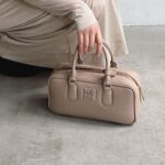 Reina Triendl Instagram - 秋支度…🍂 まずは新しいバッグで 気分を上げてみました👜 茶色いっぱい着たいな〜! アウターもほしい🧥